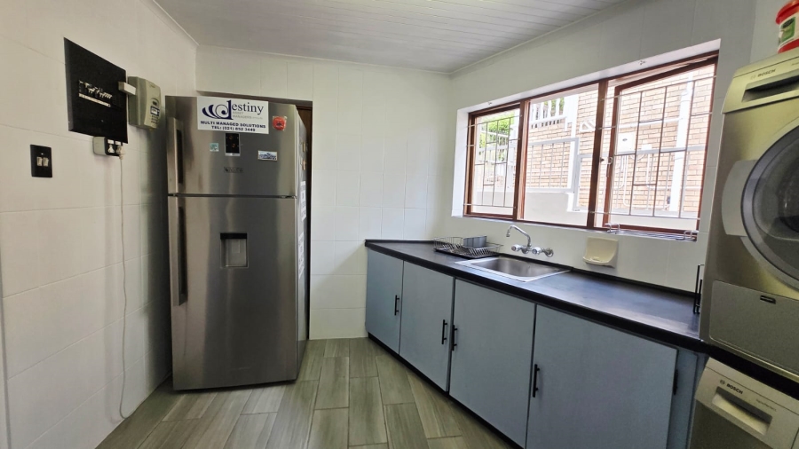 6 Bedroom Property for Sale in The Village Western Cape
